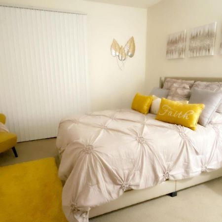 Luxury Avenue Apartment San Diego Exterior photo