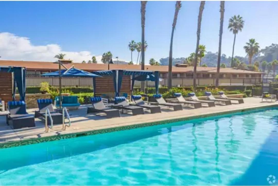 Luxury Avenue Apartment San Diego Exterior photo