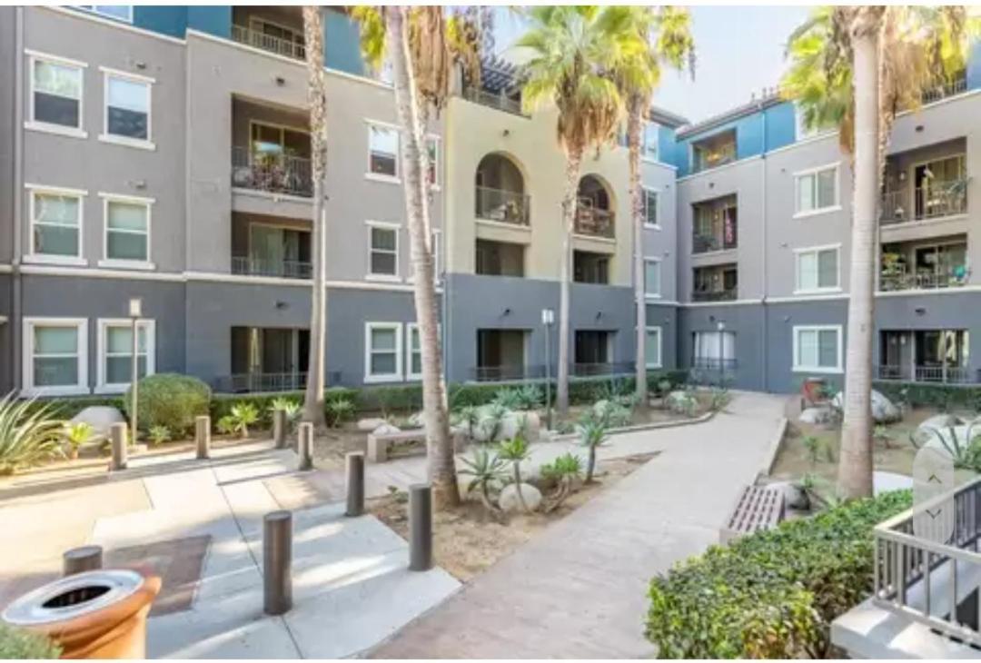 Luxury Avenue Apartment San Diego Exterior photo
