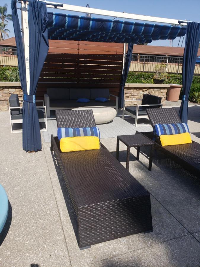 Luxury Avenue Apartment San Diego Exterior photo